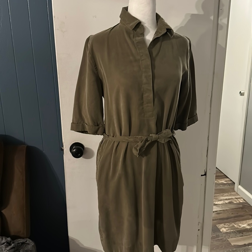 The Loft Olive Green Rounded Side Splits Hem With… - image 1